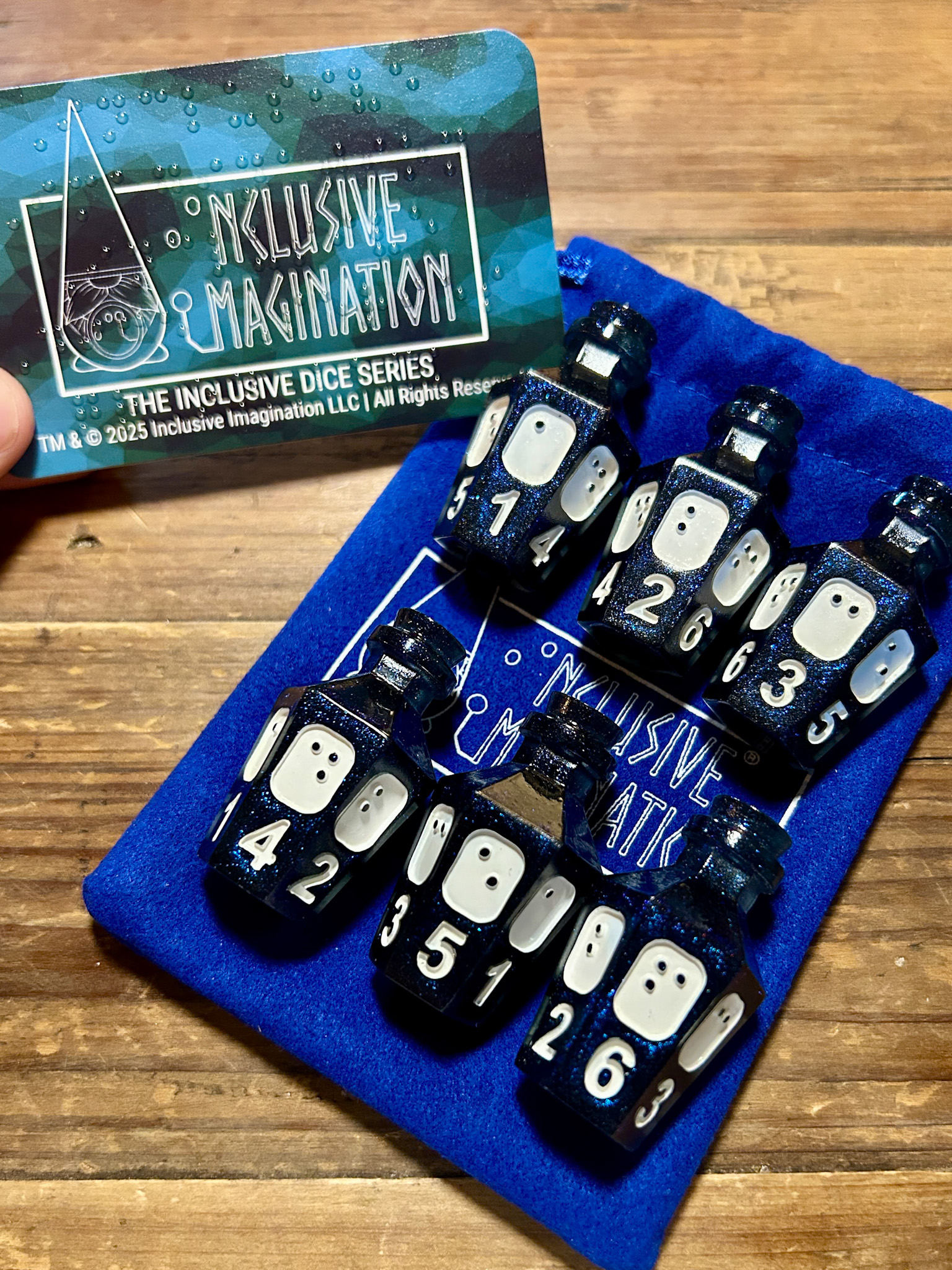 6 galaxy-themed, potion-bottle-shaped d6s